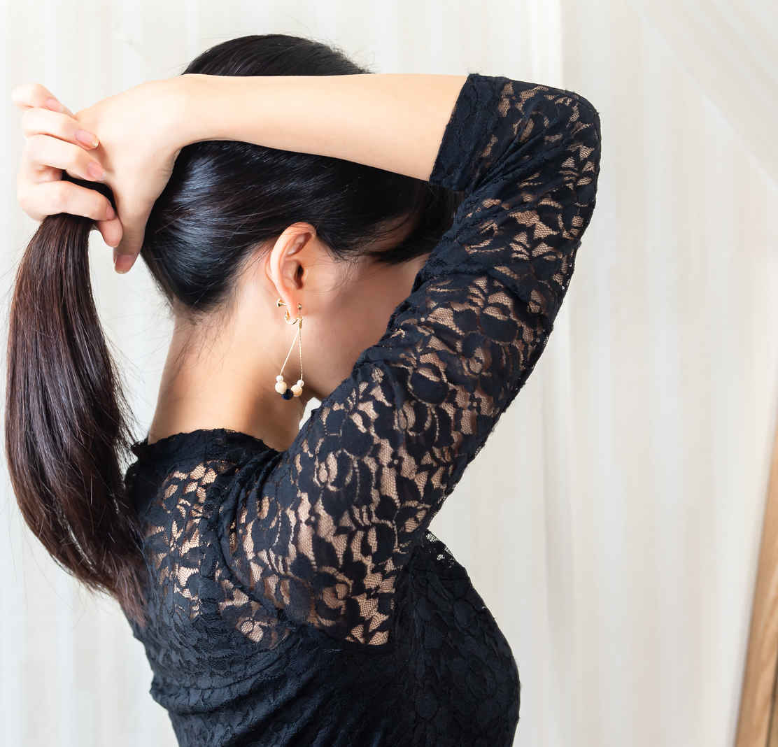 熟女・おばさんポニーテール 美魔女＝おばさん？」褒め言葉として素直に受け取れない40代の私｜CHANTO WEB