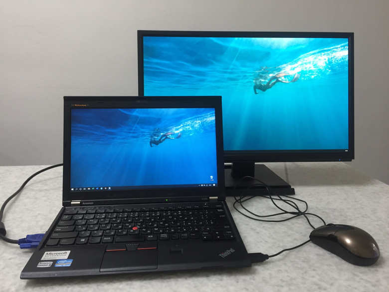 新調したモニター