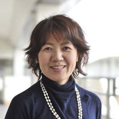 複数の専門家や地域の人たちを巻き込みながら“脱孤育て”を目指す落合さん。