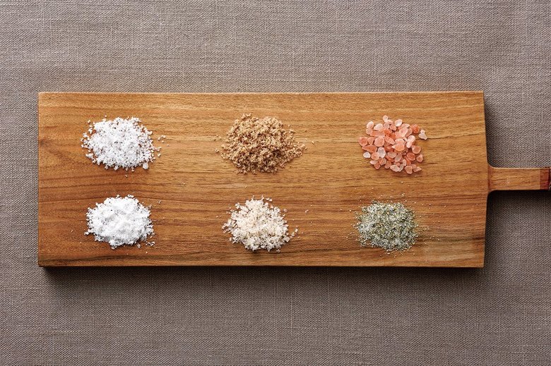 塩は原料や製法の違いだけでなく、見た目もさまざま