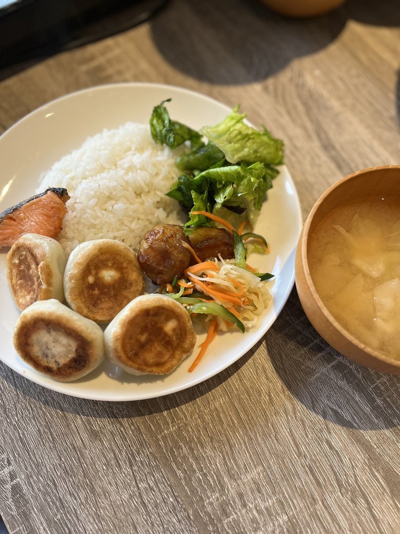 「こども食堂レインボー」で提供される食事