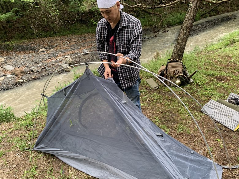 元々好きだったキャンプが仕事に。設営も手慣れたもの