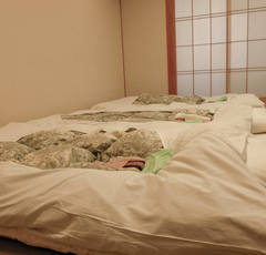 使わないのに意味がわからない…来客用の寝具や食器って今の時代、必要？