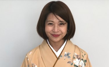 「夫の引退後の人生を考え」地元でサッカースクールを運営する妻・莉瑛の今「息子たちのつらかった経験も糧に」