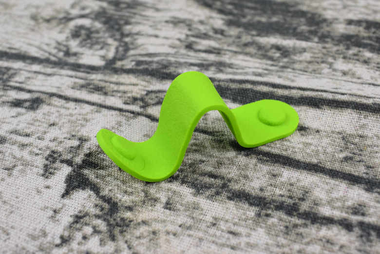 セリアの人気雑貨「シリコン携帯クリップ」の実物画像