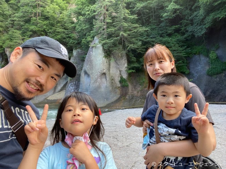 両親の血を継いで、娘はバドミントン、息子はラグビーをやっている