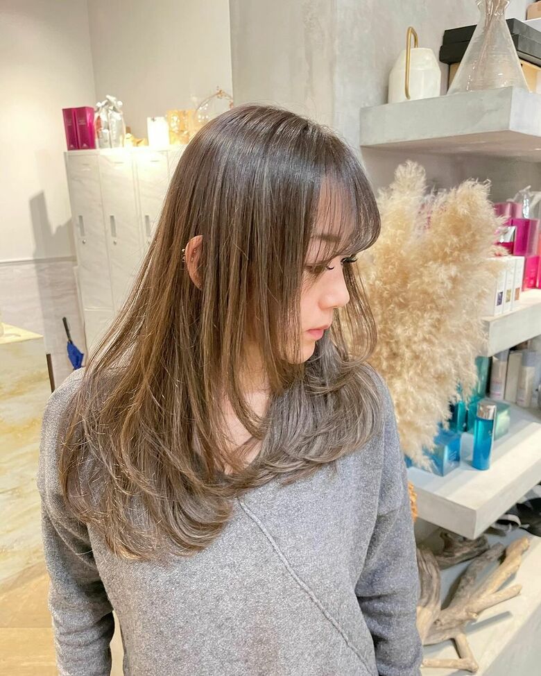グレージュヘアが似合う村主さん