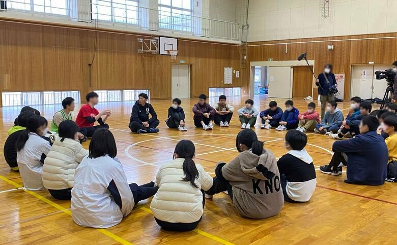 2024能登地震では中学校を訪問し、学生たちにエールを送った