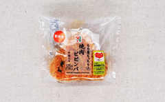 ビビンバが手のひらサイズに！辛ウマなセブンの「もち麦もっちり！ 牛焼肉ビビンバおむすび」