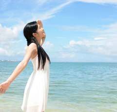 服の上からも使える!?最新冷感アイテムが暑苦しさを解放する