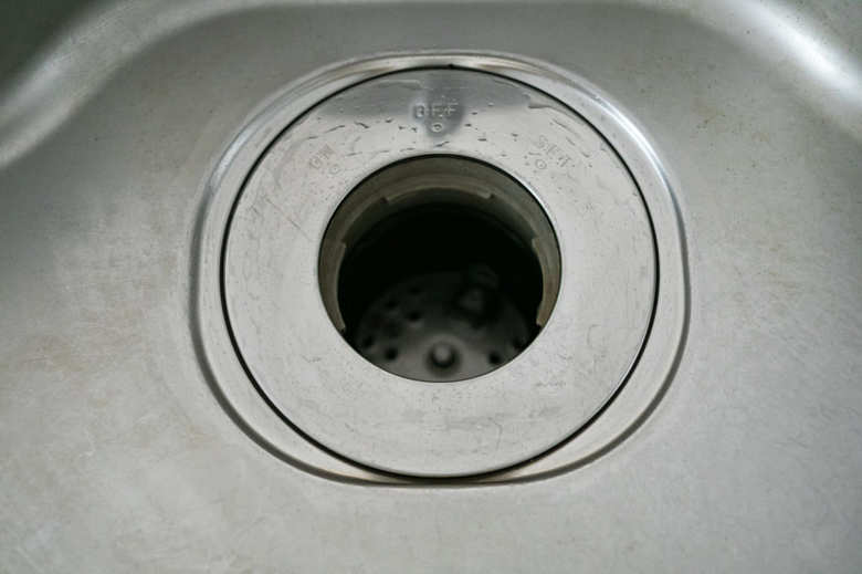 キッチンの排水管