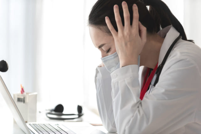 警察沙汰になることもあるモンスター・ペイシェントの行為（イメージ）