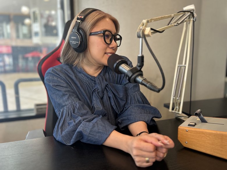 現在はFM-NIIGATA「GO！GO！PARTY！～ゴゴパリ～」（13:30〜15:46）水曜・木曜のパーソナリティを担当