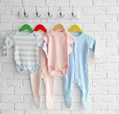 速攻でメルカリに!? 好みでない子ども服を貰った時の対処法に意見が拮抗