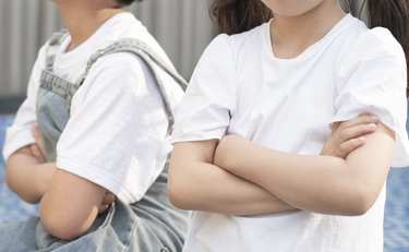 子供がトラブっている相手は“仲良しママ友の子”…親としてとるべき行動は