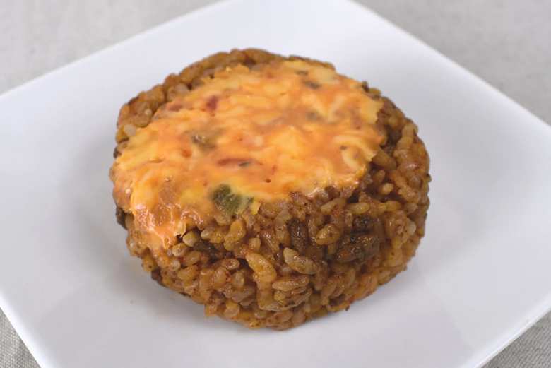 セブンイレブンの人気おにぎり「チーズ＆スパイシータコライス」の食レポ画像