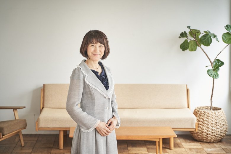 横浜市生まれ。生活者視点で防災・防犯・事故防止対策を提唱している。現在では講演活動を中心に、テレビや新聞などのメディアで活躍。同時に被災地での支援活動も行う。11年前に千葉県・木更津市に移住。防災に特化した備えを日々更新しているという自宅は「防災ハウス」と呼ばれ、海外からも取材にくるほど。