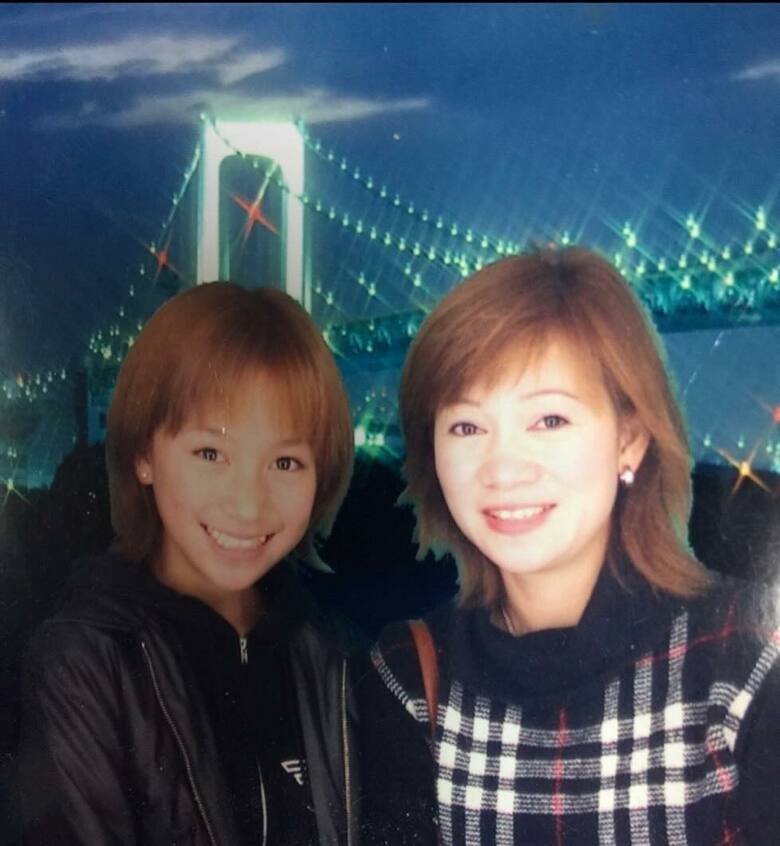 「この頃からとってもかわいい！」小6の高橋ユウさんと母のペンさんの東京で受けたオーディション後の貴重な1枚