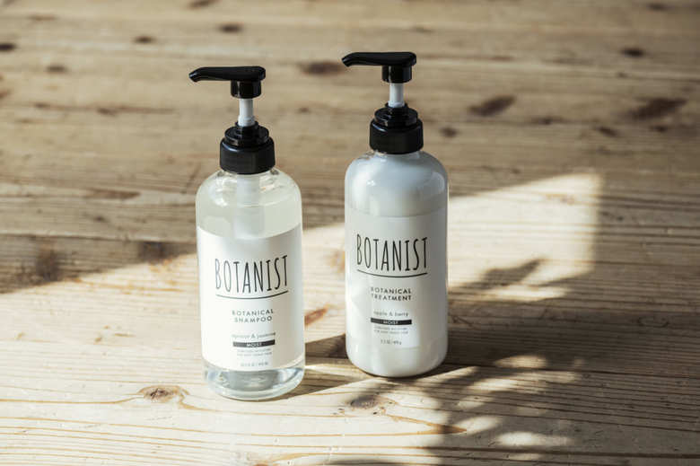 BOTANIST ボタニカルシャンプー・トリートメント モイスト シャンプー 490ml、トリートメント 490g 各1540円（税込） 