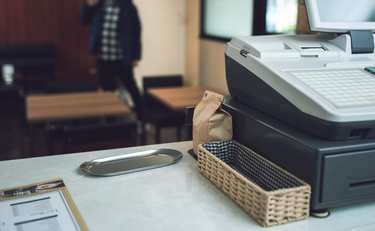 低価格がウリの店でクレームをつける人の言い分「価格以前の問題だよ…」