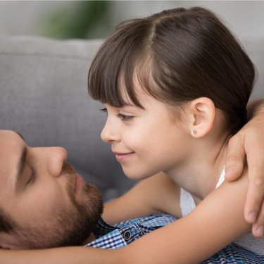 〇〇パパは浮気の確率が高まる！？不倫夫の意外な共通点とは