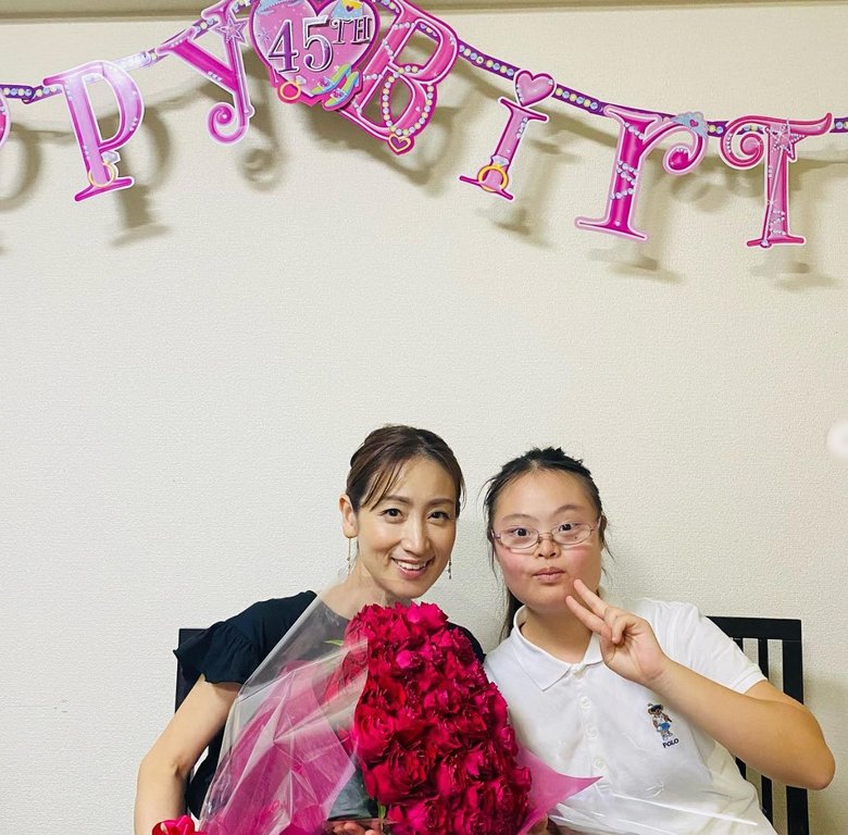 真っ赤なバラと共に