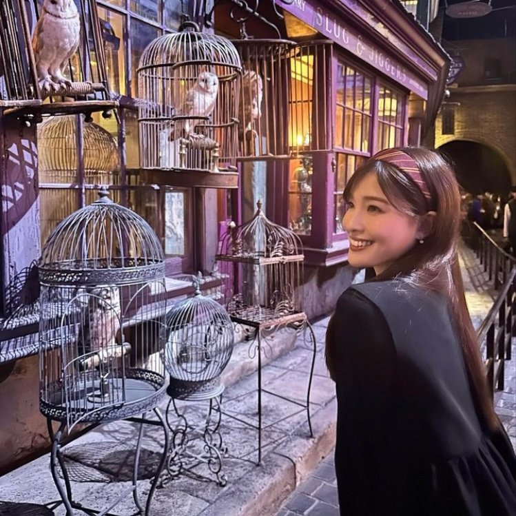 ハリーポッタースタジオツアーで思い出に浸る土屋さん