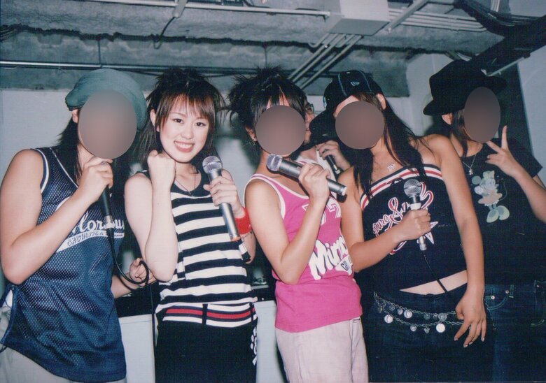 超貴重！グループで活動していたアイドル時代の丘さん。はつらつとした笑顔は今も変わらず