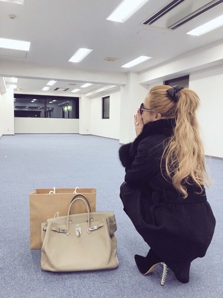 起業してすぐの頃、最初のオフィスでの1枚