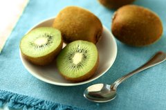 優れた栄養素で嬉しい効果も！？キウイをもっと食卓に