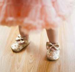 赤ちゃんを連れでの結婚式は断るべき!? 8割の女性が「子供連れは抵抗が…」