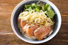 サーモンサラダうどんレシピ「洋風うどんの知られざる底力」