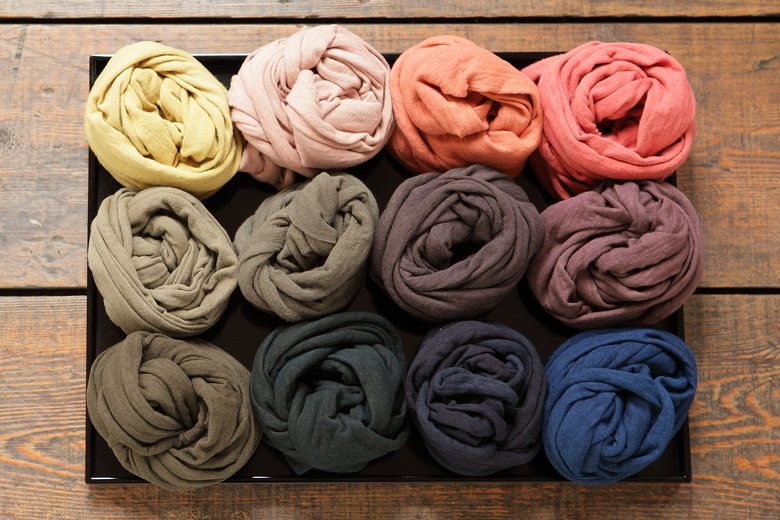 草木が生む青木さんの店tezomeyaの色たち