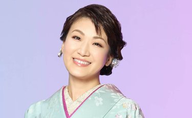 「母が初めて涙を」卵巣がんの過酷な治療に耐えた市川由紀乃「歌手復帰はムリ…」折れかけた気持ちを救った「言葉」