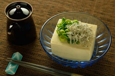 藤田ニコルさん「秒でなくなる旨さ！」究極のネギ塩奴豆腐