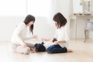 ママ友の育児に口出しは厳禁!?悲しいトラブル事件簿から学ぶ回避する心得