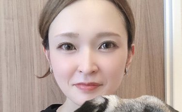 「美女がブサイク芸人となぜ？」と話題にも…13歳年上でバツイチの「恋愛マスター」の妻が明かした結婚9年目の「本音」