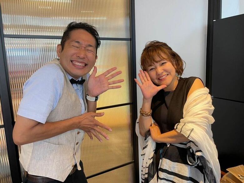 ファンクラブイベントなどでときどき上京するという中澤裕子さん。左は司会のさわやか五郎さん（中澤さんのInstagramより）