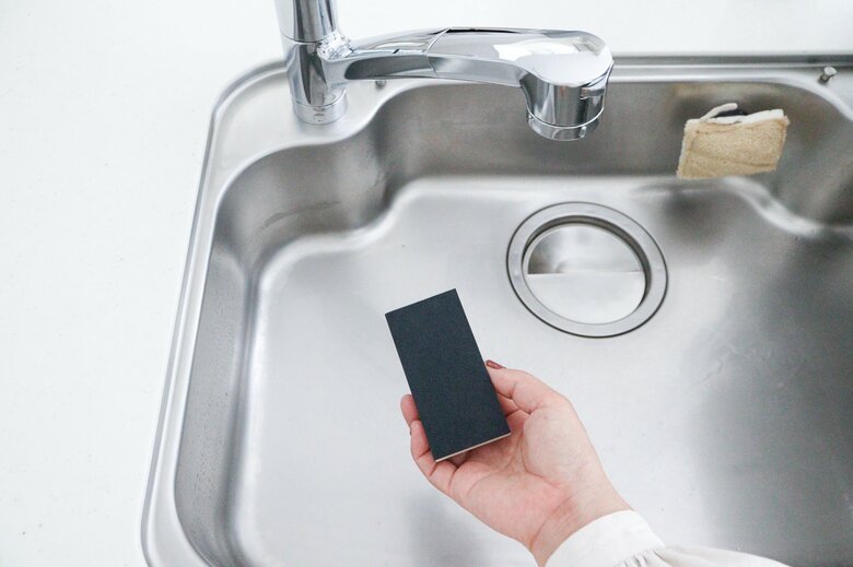 シンクの中はもちろん、水栓まわりの細かい部分にも使いやすい