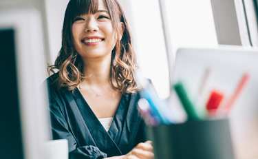 入籍後の「職場での名字」“旧姓のまま”派が気をつけるべき盲点