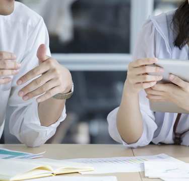 外見だけで根も葉もない噂が…職場の第一印象を変えたい女性への助言