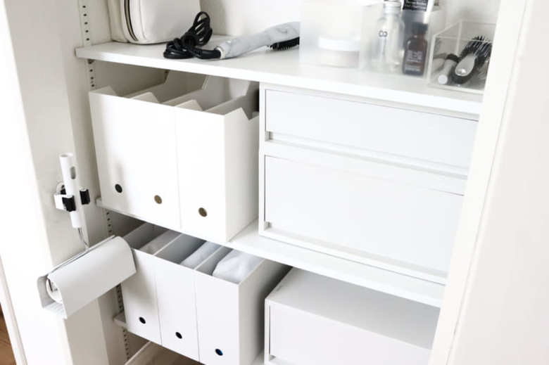 貼って剥がせるホルダー