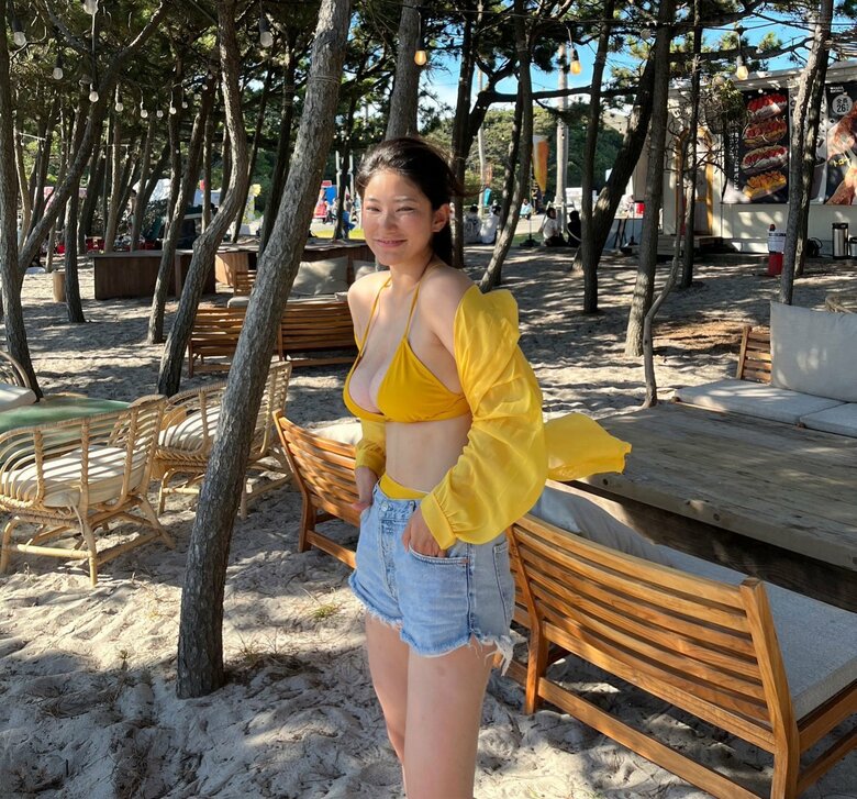 ダイエット後の2023年夏、水着姿での1枚