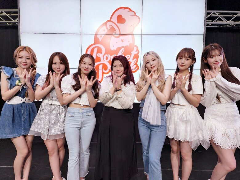 韓国の6人組・Rocket Punchと