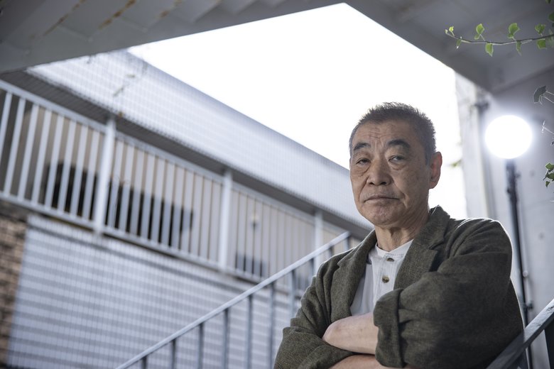 わい雑な渋谷・円山町の舞台挨拶会場での柄本さん