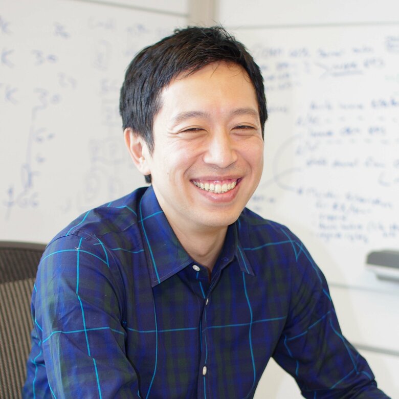 株式会社クロスリバー代表取締役 越川慎司さん。『週休3日でも年収を3倍にした仕事術』の著者でもある