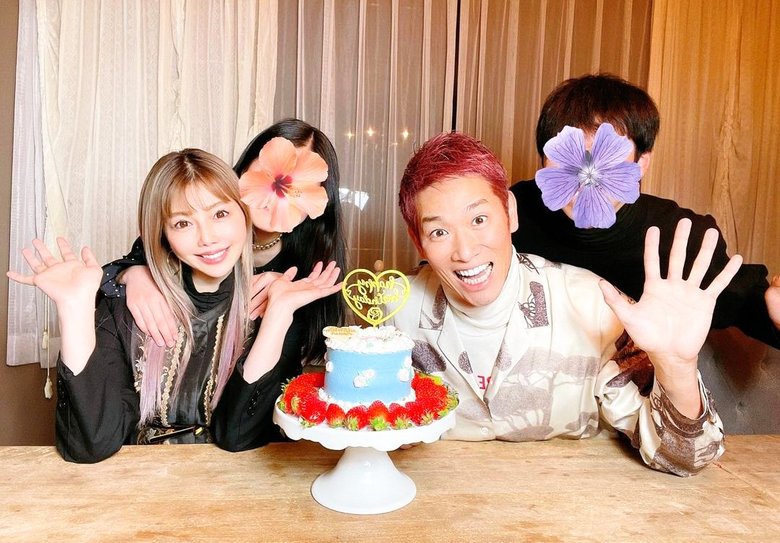 2月に家族から39歳のお誕生日をお祝いしてもらった杏奈さん