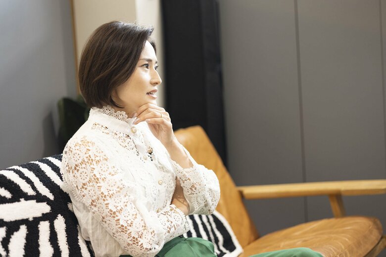 夫である宮崎さんとの出会いについて語る金子さん