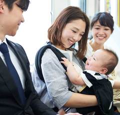 【注意！】抱っこ紐のバックルを外す危険行為が多発