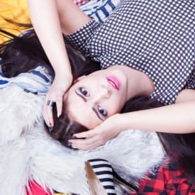 運動会の服装に悩むママの画像